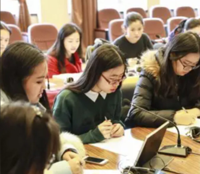 课程线上主题教育拓宽学生认知视野引导学生树立正向价值观念