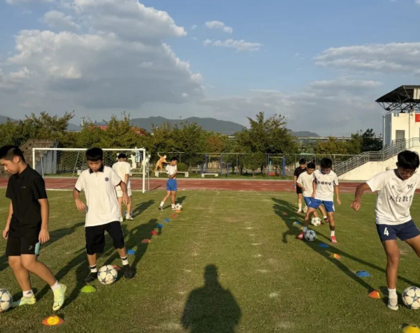 建立了师生互动沟通的良好渠道不只拉近了师生距离凝集校园生机